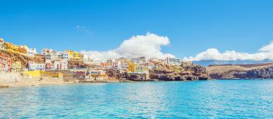 Gran Canaria Küste- mit bunten Häusern
