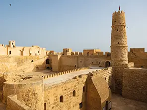 Ribat de Monastir avec remparts et tour sur la côte tunisienne