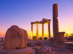 Apollon-Tempel in Side bei Sonnenuntergang