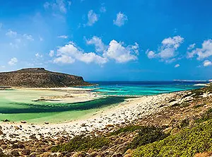 Lagon de Balos avec plage de sable et eaux turquoise en Crète