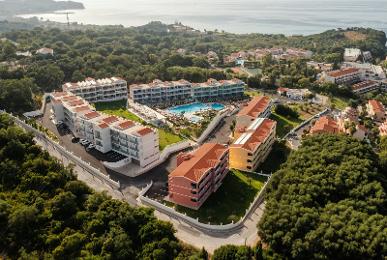 Robolla Beach Aparthotel