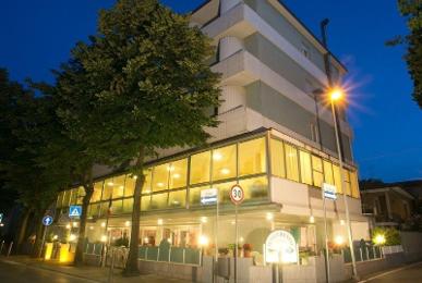 Hotel Crystal