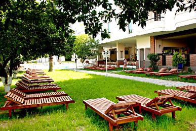 Boulevard Hotel