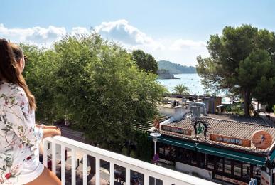 Neptuno Paguera Hostal