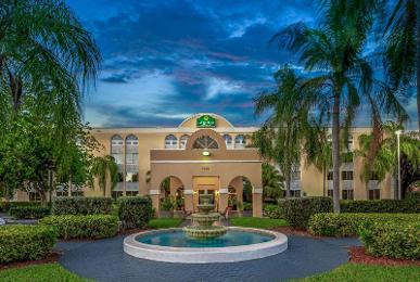 La Quinta Inn & Suites by Wyndham Miami Lakes