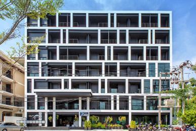 Blu Monkey Hub and Hotel