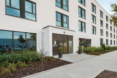Super 8 by Wyndham Munich City North