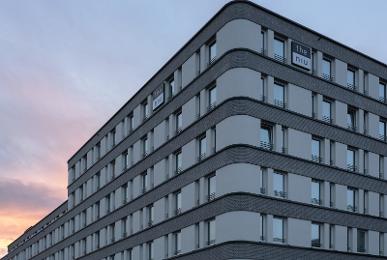 Holiday Inn - the niu, Sparrow Regensburg