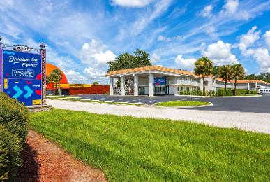 Travelodge by Wyndham Orlando Lake Buena Vista South