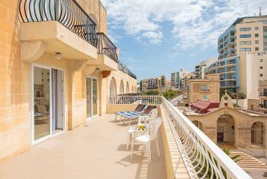 Gillieru Harbour Hotel