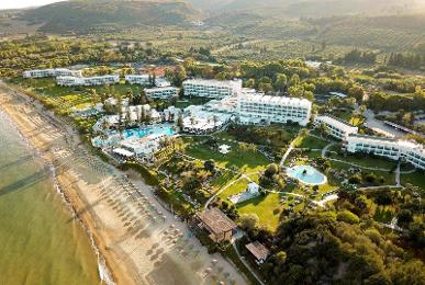 ROBINSON KYLLINI BEACH