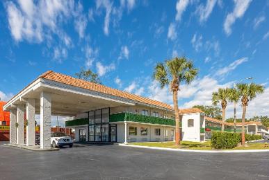 Travelodge by Wyndham Orlando Lake Buena Vista South