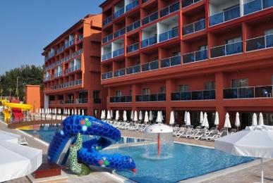 Club Side Coast Hotel