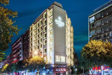 Ad Imperial Plus Hotel