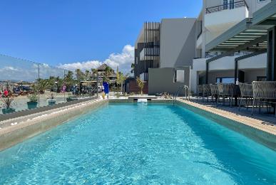 Mare Blue & Suites Hotel