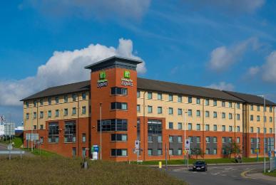 Holiday Inn Express London - Luton Airport