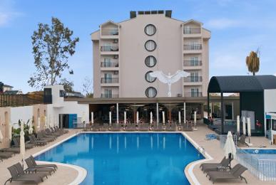 Q Ella Beach Hotel