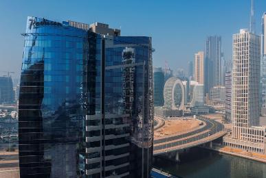 Radisson Blu Hotel, Dubai Canal View