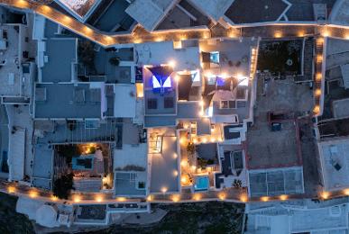 Caldera Cliff Illusion Suites