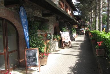 hu Norcenni Girasole Village