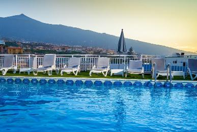 Skyview Hotel by LIVVO