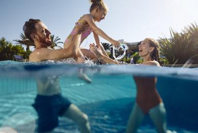 ROBINSON KYLLINI BEACH