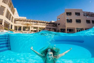 The Breakers Diving & Surfing Lodge
