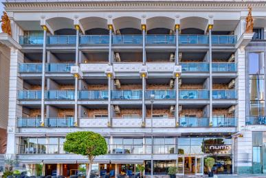 Numa Port Hotel