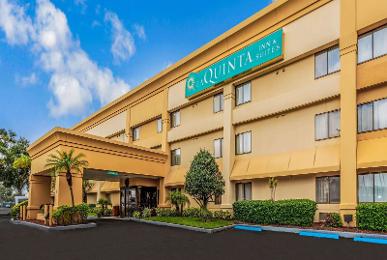 La Quinta Inn & Suites by Wyndham Orlando South
