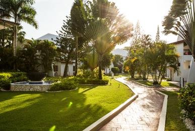 BlueBay Villas Doradas