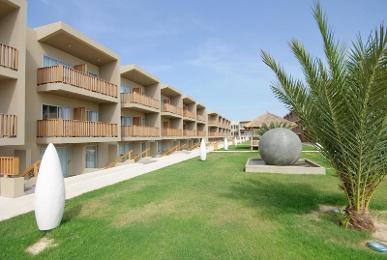 Hotel Oasis Salinas Sea