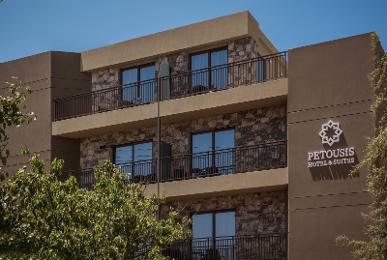 Petousis Hotel & Suites