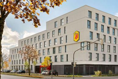 Super 8 by Wyndham Augsburg