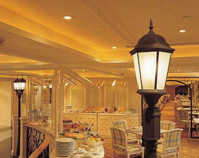 New Orient Landmark Hotel - Essen und Trinken
