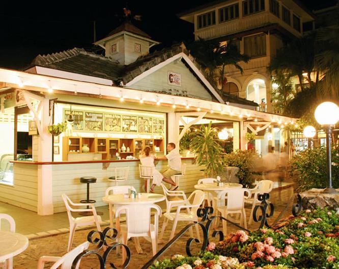 Kantary Bay Phuket - Repas et boissons