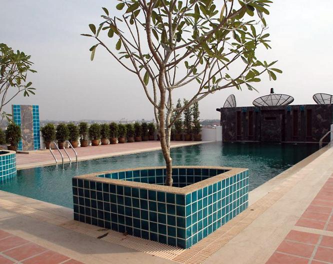 Adelphi Pattaya - Pool