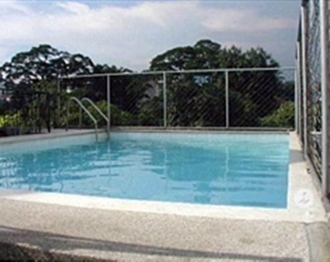 Garden Plaza Suites - Pool