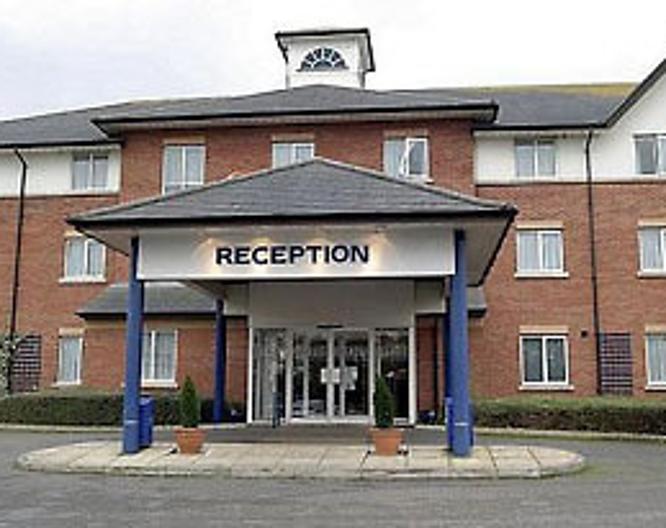 Holiday Inn Express London Gatwick-Crawley - Außenansicht