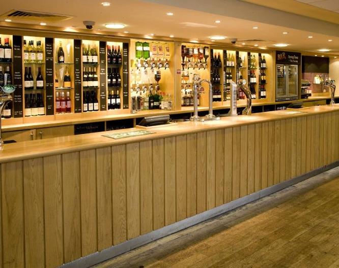 Premier Inn London Heathrow Airport (Bath Road) - Repas et boissons