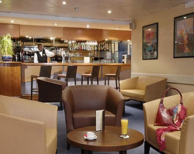 Kyriad Paris Nord Porte de Saint-Ouen - Essen und Trinken