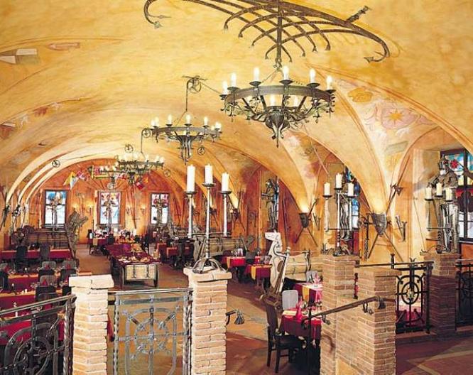 Pytloun Old Armoury Hotel Prague - Repas et boissons