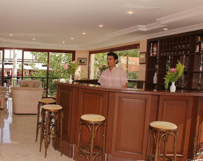 Hotel Hera Beach - Essen und Trinken