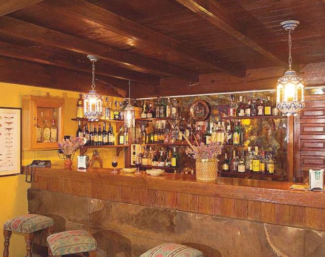 Hotel El Refugio de Juanar - Essen und Trinken