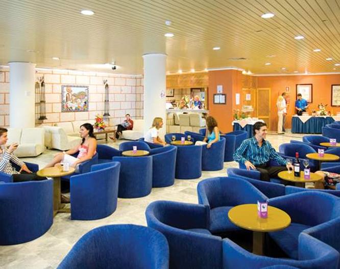 Apartamentos Turquesa Playa - Essen und Trinken