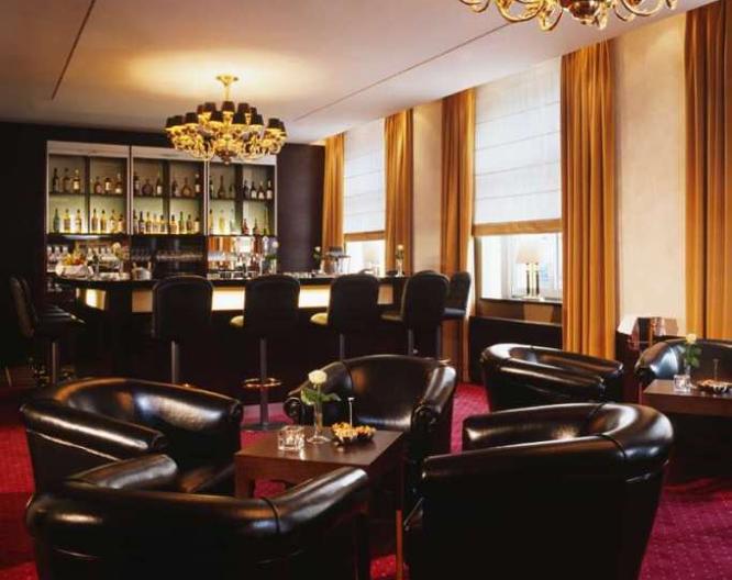 The Cloud One Frankfurt Metropolitan - Repas et boissons