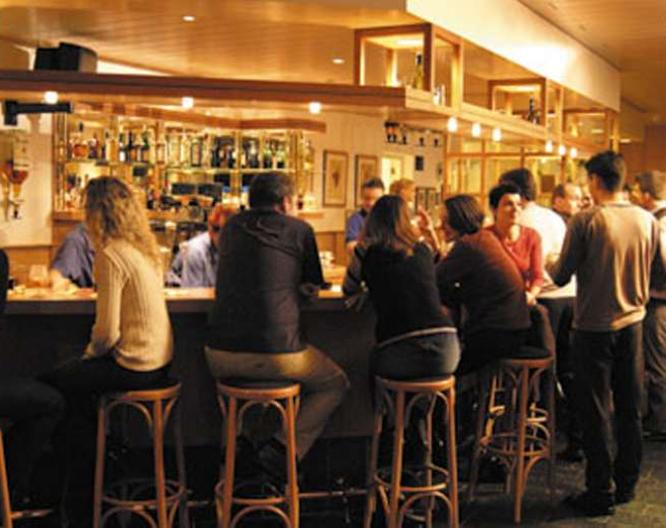 Bastion Hotel Schiphol Hoofddorp - Repas et boissons