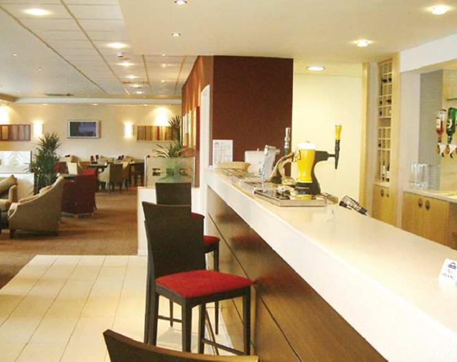 Premier Inn Luton Town Centre Hotel - Repas et boissons