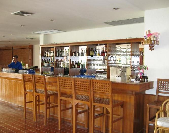 Aura Samui Best Beach Hotel - Essen und Trinken