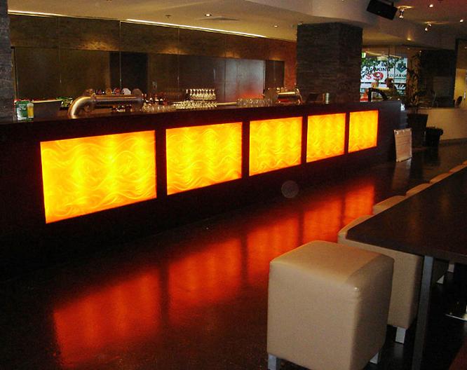 Nomads Melbourne - Essen und Trinken