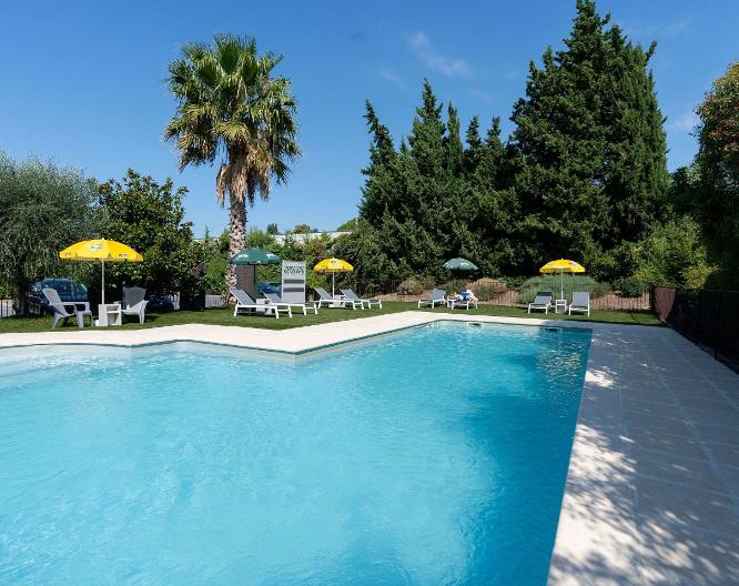Brit Hotel Avignon Sud - Le Calendal - Pool